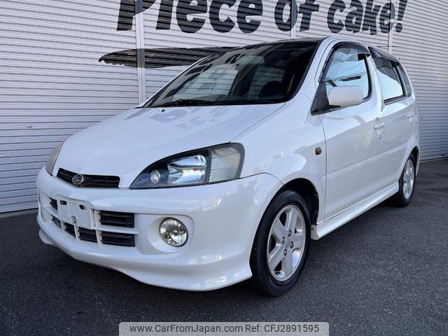 Daihatsu YRV 2001