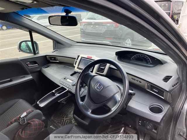 Honda Freed Spike thumbnail 4
