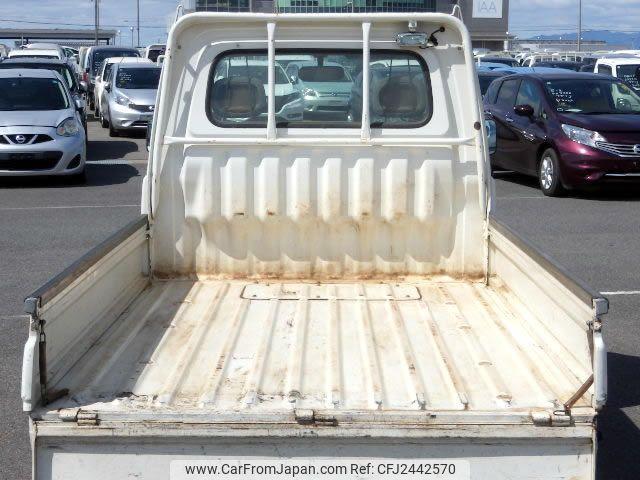 Daihatsu Hijet Truck 2000 thumbnail 8