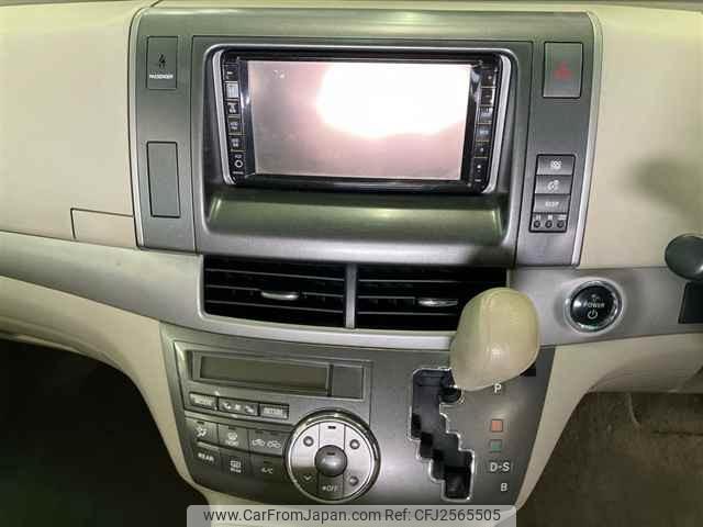 Toyota Estima Hybrid thumbnail 7