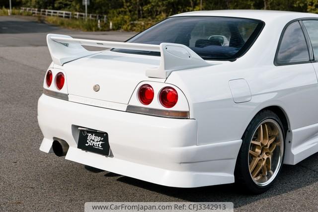 Nissan Skyline Coupe 1996 thumbnail 16