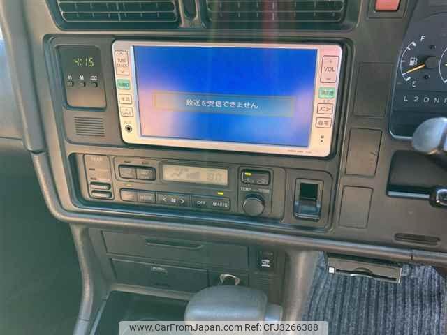 Toyota Hiace Wagon thumbnail 7