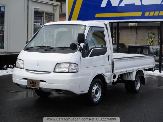 Mitsubishi Delica Truck 2001 thumbnail 3