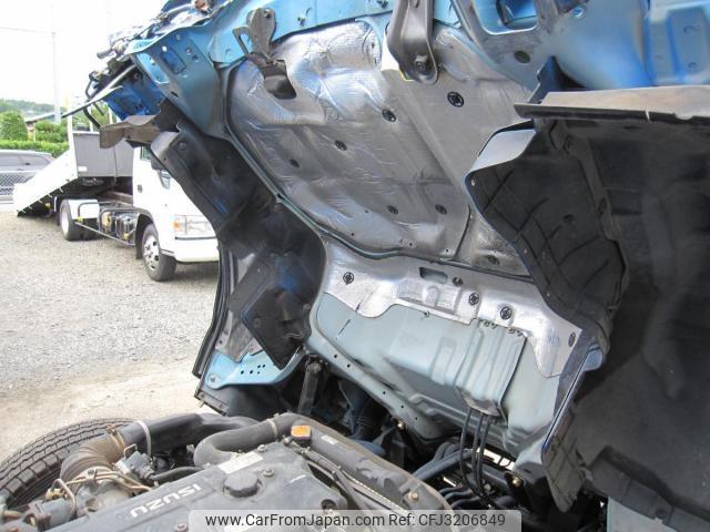 Isuzu Elf Truck 2000 thumbnail 26