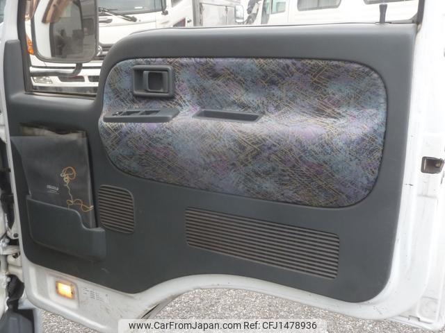 Isuzu Elf Truck 2001 thumbnail 8