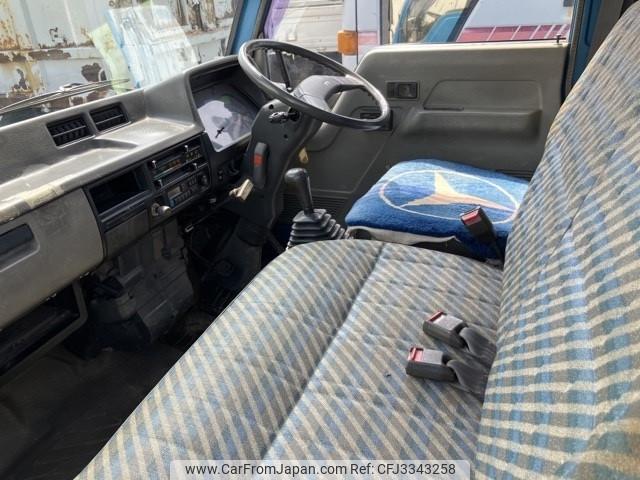 Mitsubishi Fuso Canter 1992 thumbnail 3