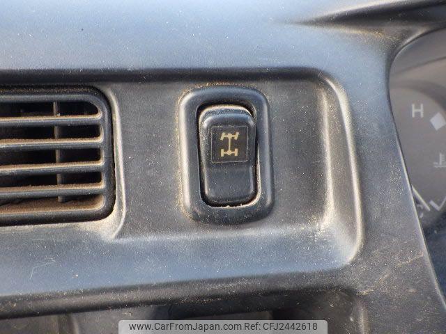 Daihatsu Hijet Truck 2000 thumbnail 16
