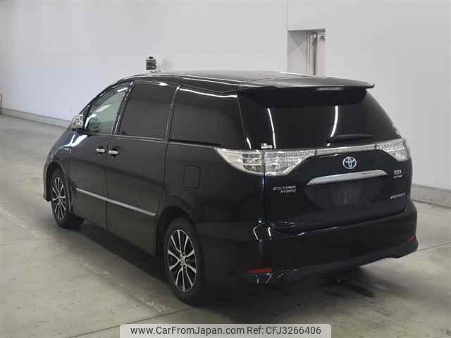 Toyota Estima Hybrid thumbnail 2