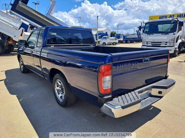 Nissan Datsun Pickup 2000 thumbnail 2