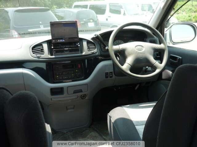 Toyota Regius 1999 thumbnail 3
