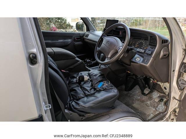 Toyota Hiace Wagon 1997 thumbnail 3