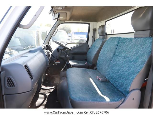 Mitsubishi Fuso Canter 2000 thumbnail 25