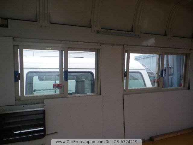 Isuzu Elf Ut 1999 thumbnail 8