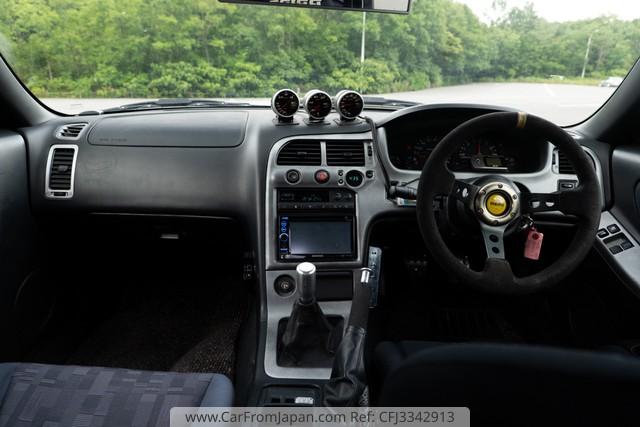 Nissan Skyline Coupe 1996 thumbnail 29