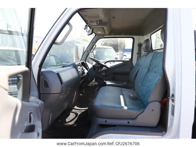 Mitsubishi Fuso Canter 2000 thumbnail 23