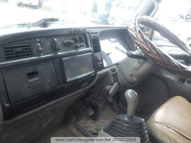 Mitsubishi Fuso Canter 1997 thumbnail 16