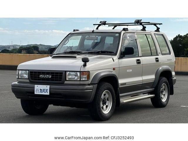 Isuzu Bighorn 1996