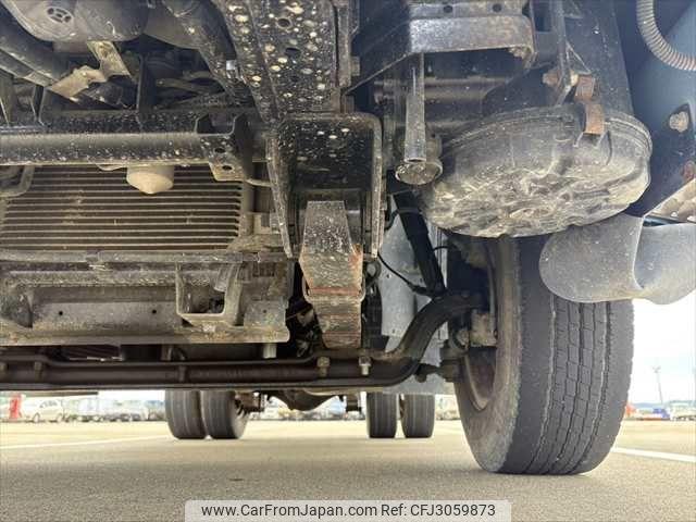 Mitsubishi Fuso Canter 2000 thumbnail 32