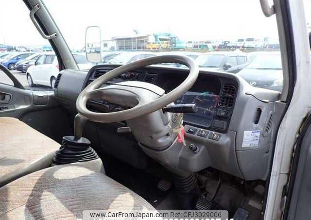 Mitsubishi Fuso Canter 1998 thumbnail 15
