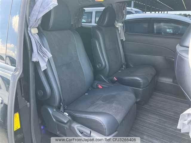 Toyota Estima Hybrid thumbnail 9