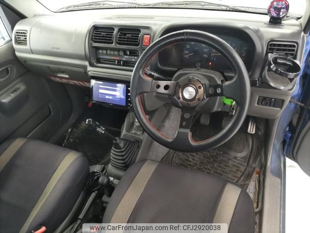 Suzuki Jimny 2001 thumbnail 7