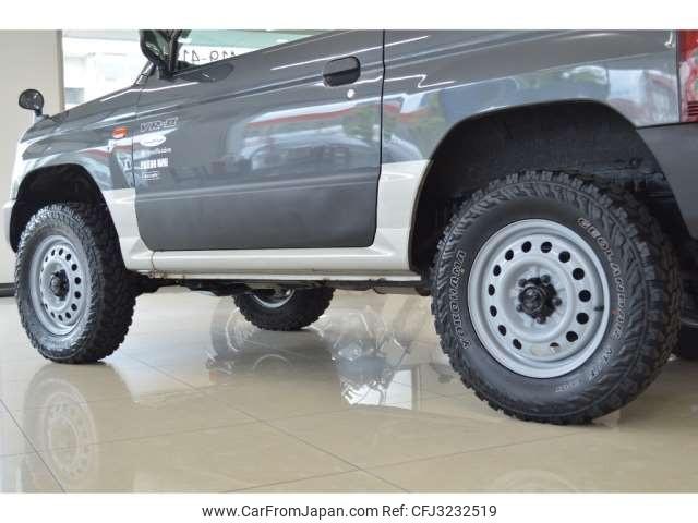Mitsubishi Pajero Mini 1997 thumbnail 17