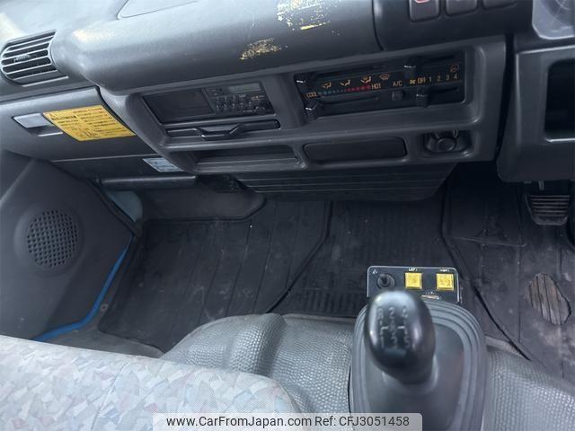 Isuzu Elf Truck 2001 thumbnail 26