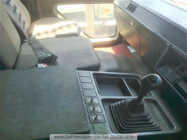 Mitsubishi Fuso The Great 1989 thumbnail 16