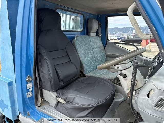 Mitsubishi Fuso Canter 2000 thumbnail 26