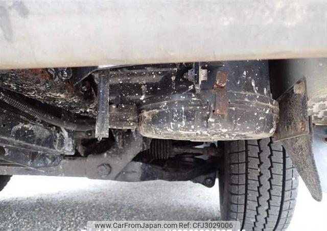 Mitsubishi Fuso Canter 1998 thumbnail 13