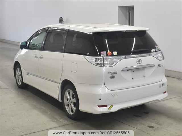 Toyota Estima Hybrid thumbnail 2