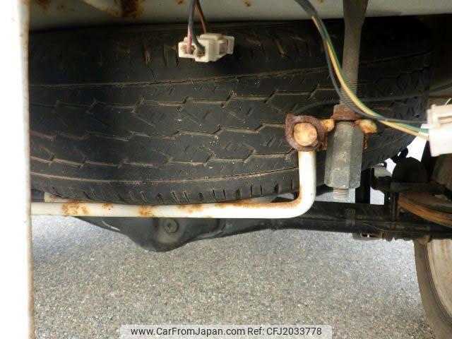 Suzuki Carry Truck 2000 thumbnail 22