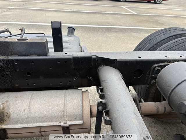 Mitsubishi Fuso Canter 2000 thumbnail 49