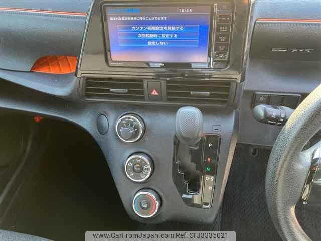 Toyota Sienta thumbnail 7