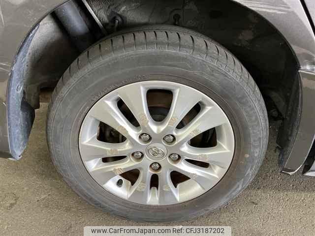Toyota Noah thumbnail 10