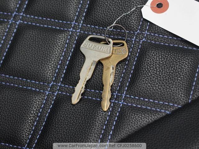 Suzuki Jimny 1986 thumbnail 32
