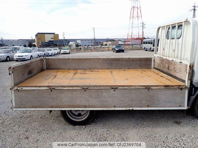 Mitsubishi Fuso Canter 2001 thumbnail 33