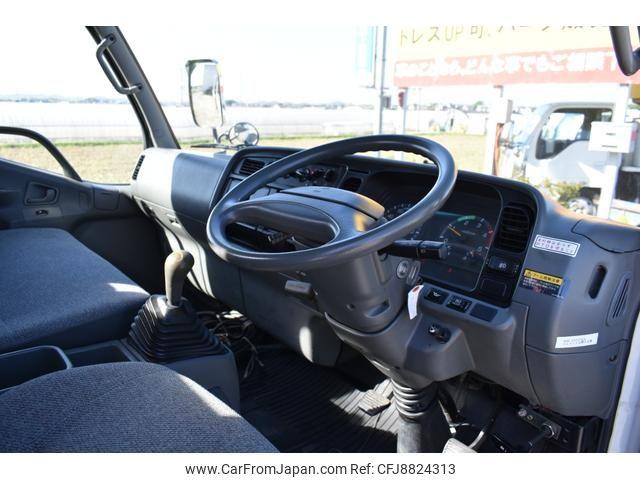 Mitsubishi Fuso Canter 1997 thumbnail 3