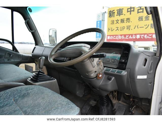 Mitsubishi Fuso Fighter 2000 thumbnail 4