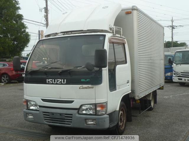 Isuzu Elf Truck 2001