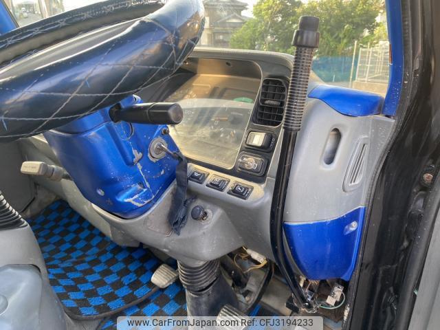 Mitsubishi Fuso Canter 2000 thumbnail 19
