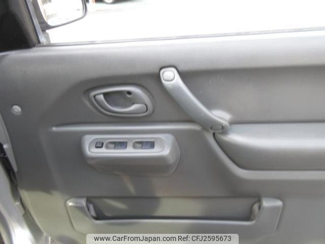 Suzuki Jimny 2001 thumbnail 11