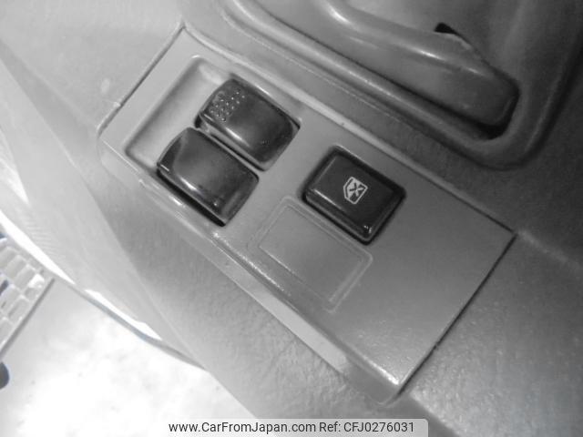 Mitsubishi Fuso Canter 2001 thumbnail 12