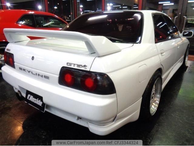 Nissan Skyline 1990 thumbnail 2
