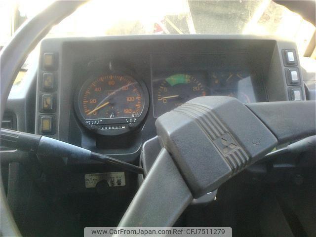 Mitsubishi Fuso The Great 1989 thumbnail 15