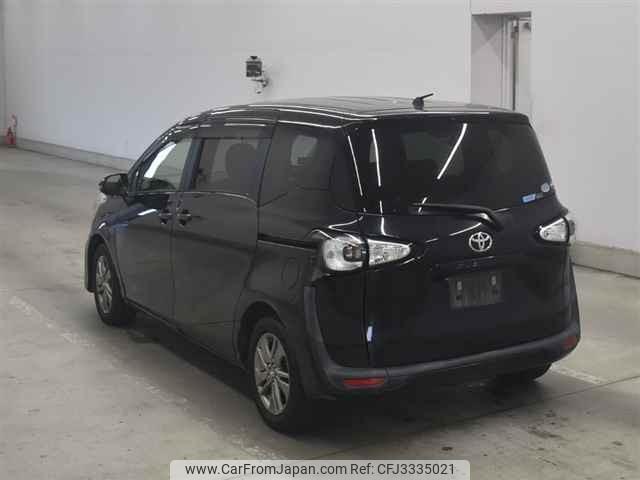 Toyota Sienta thumbnail 2