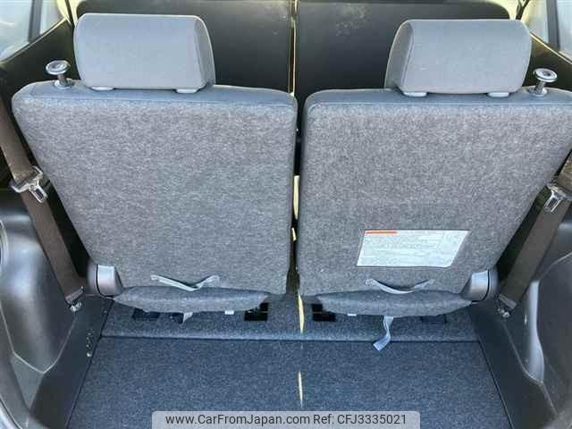 Toyota Sienta thumbnail 11