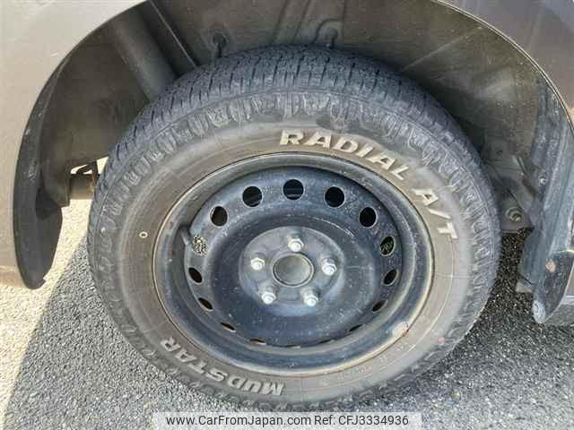 Toyota Voxy thumbnail 10