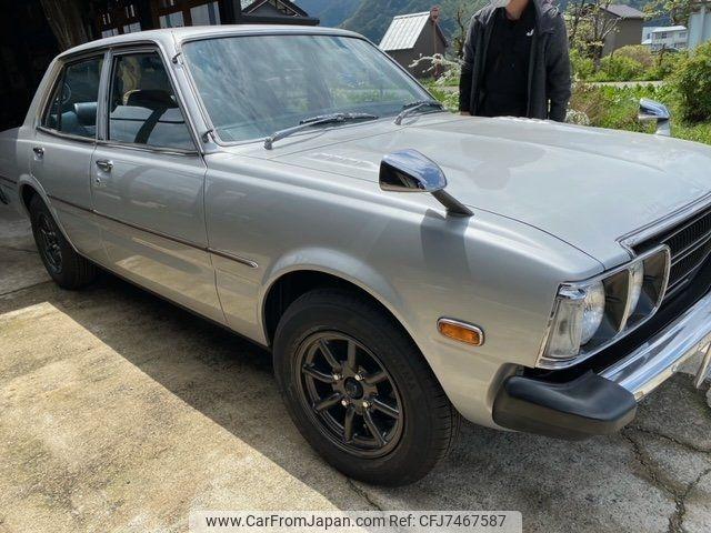 Toyota Corona 1975