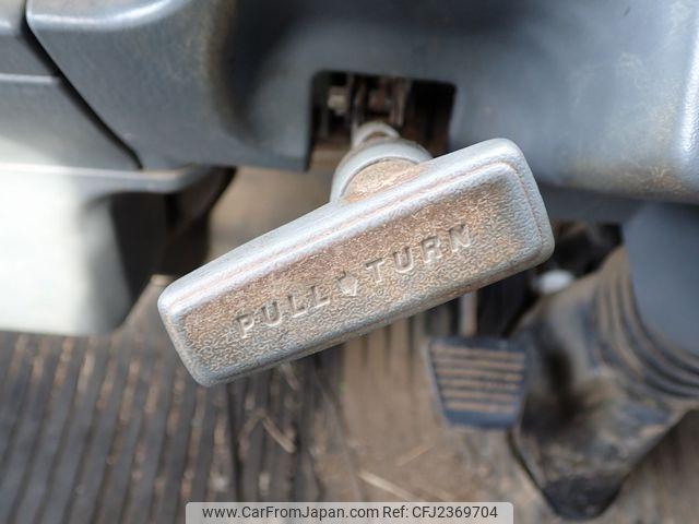 Mitsubishi Fuso Canter 2001 thumbnail 32